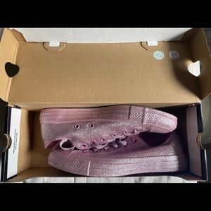 GLITTERY PINK CONVERSE